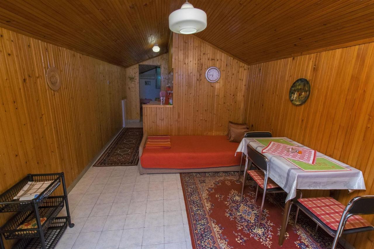 Apartments Pavlina Starigrad Paklenica Εξωτερικό φωτογραφία