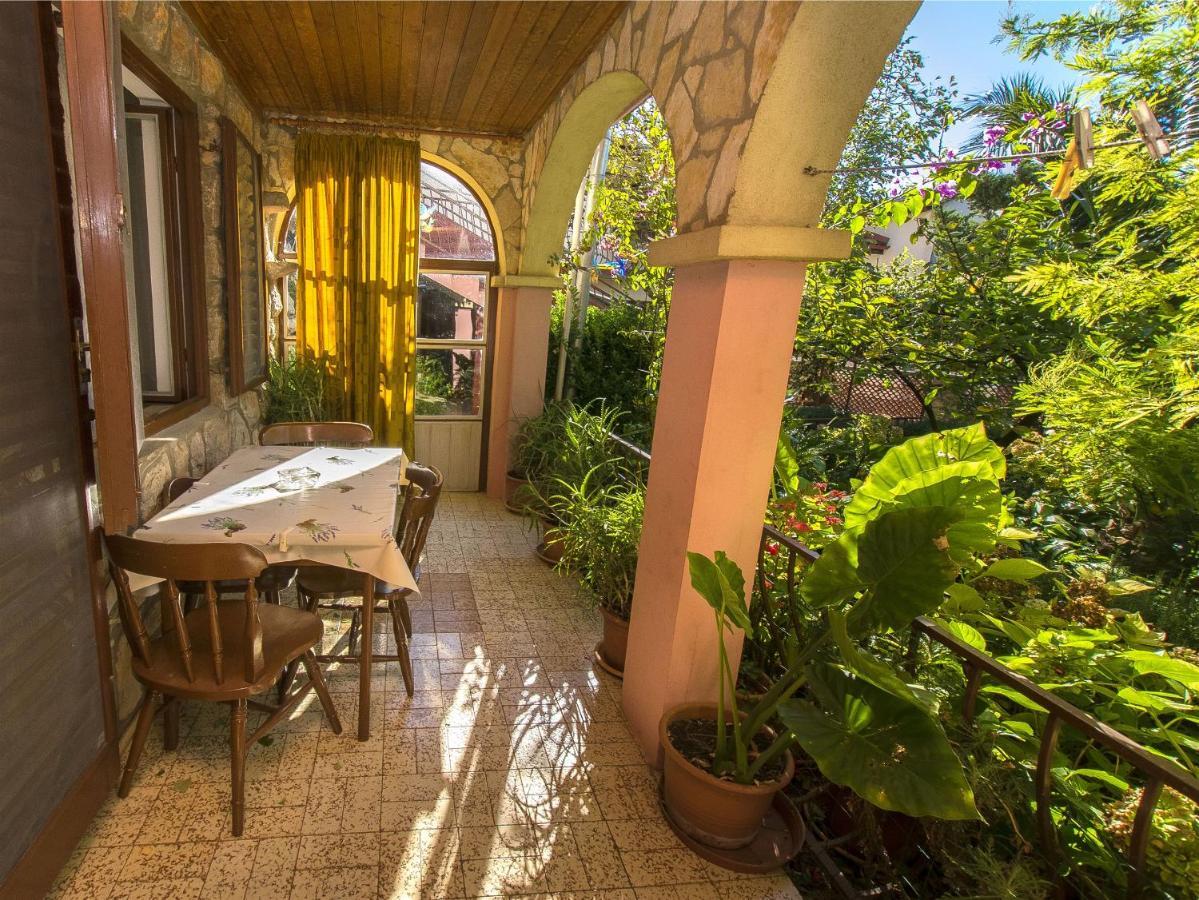 Apartments Pavlina Starigrad Paklenica Εξωτερικό φωτογραφία