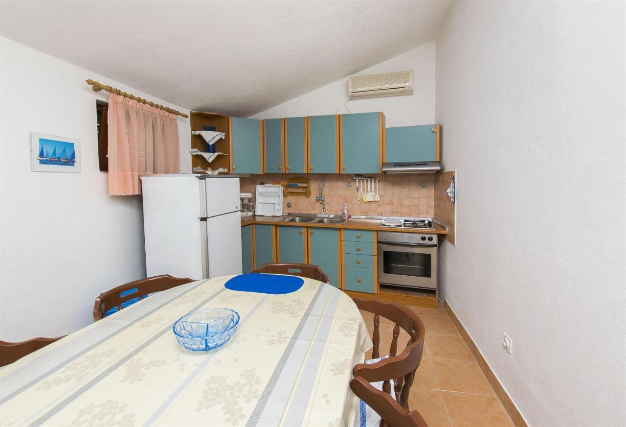 Apartments Pavlina Starigrad Paklenica Εξωτερικό φωτογραφία
